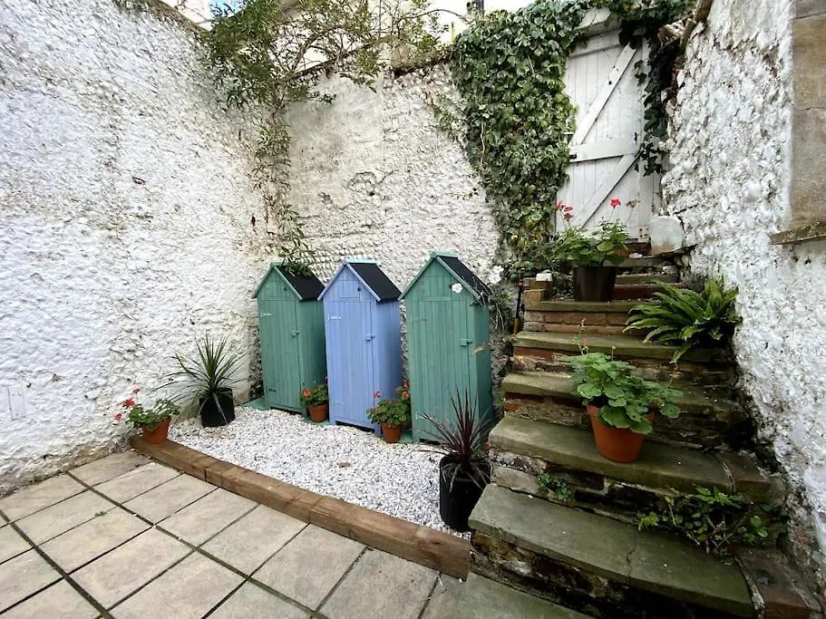 Appartamento Seaside Flat With Sunny Garden. Hove Regno Unito